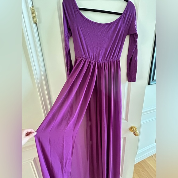 Maternity photo session dress.  Listed as a size small but is a O/S. - Picture 2 of 4